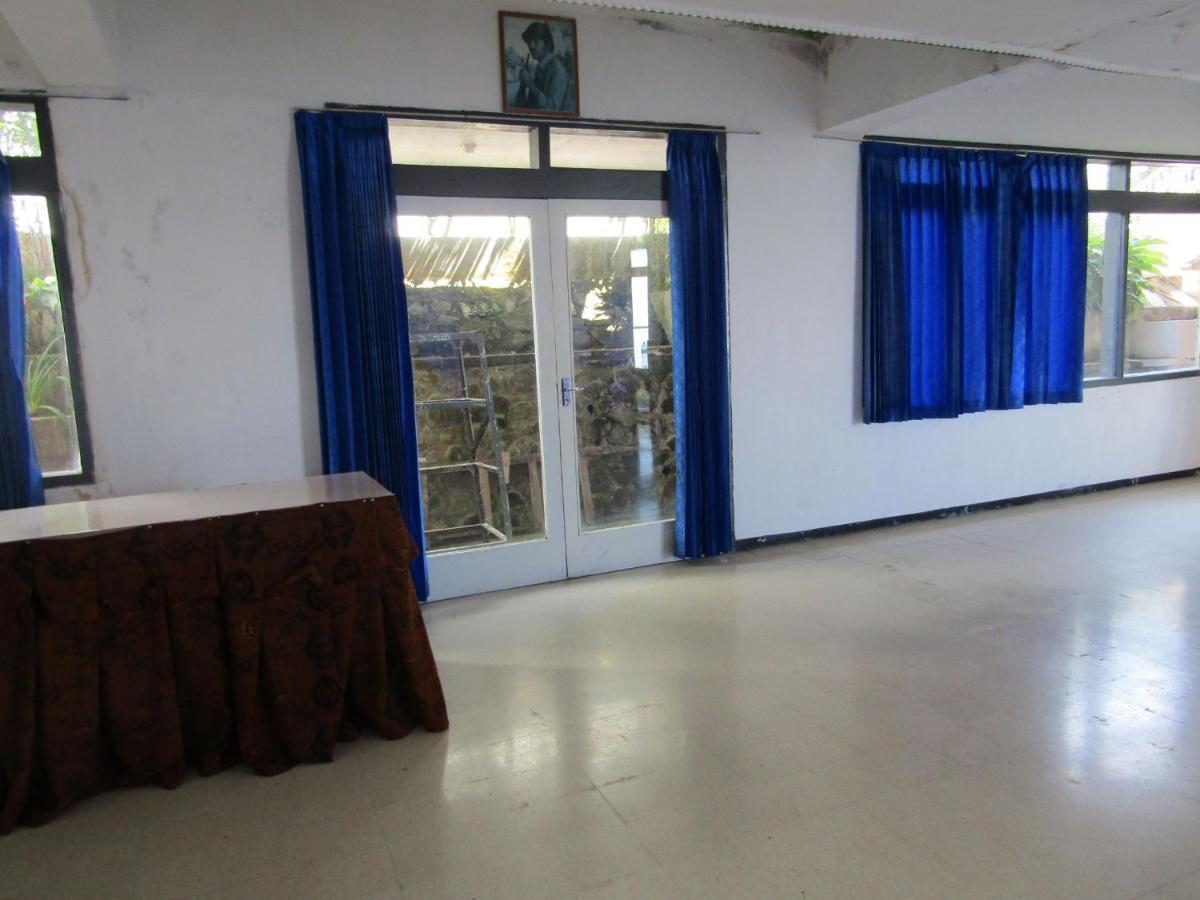 Hotel Pantes Sarangan Bagian luar foto