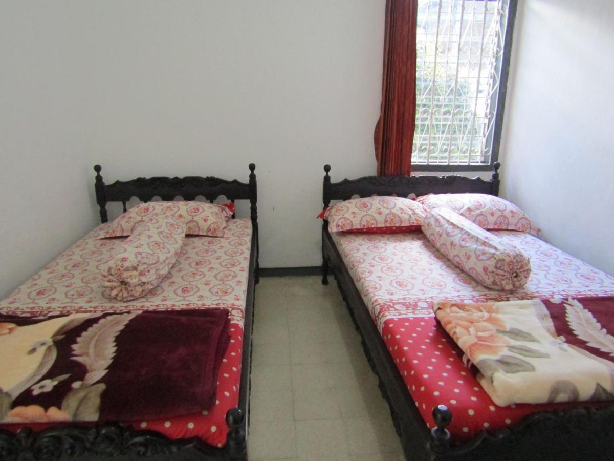 Hotel Pantes Sarangan Bagian luar foto