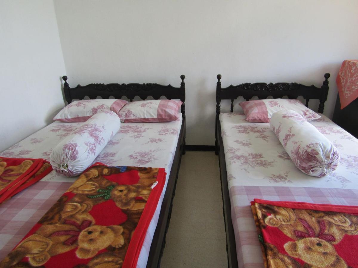 Hotel Pantes Sarangan Bagian luar foto