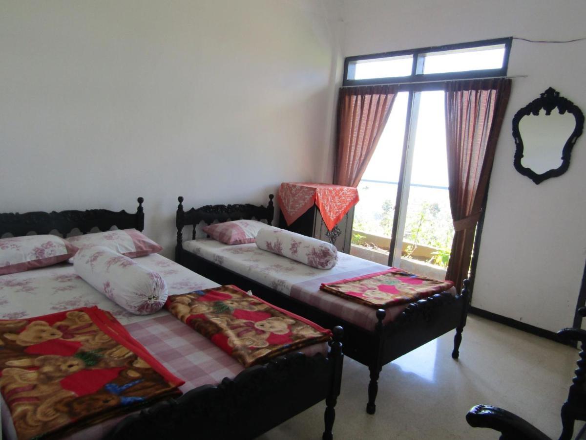 Hotel Pantes Sarangan Bagian luar foto
