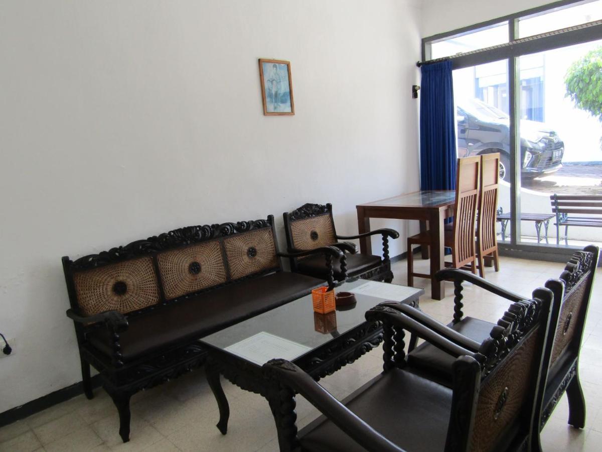 Hotel Pantes Sarangan Bagian luar foto