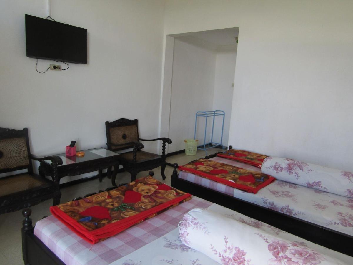Hotel Pantes Sarangan Bagian luar foto